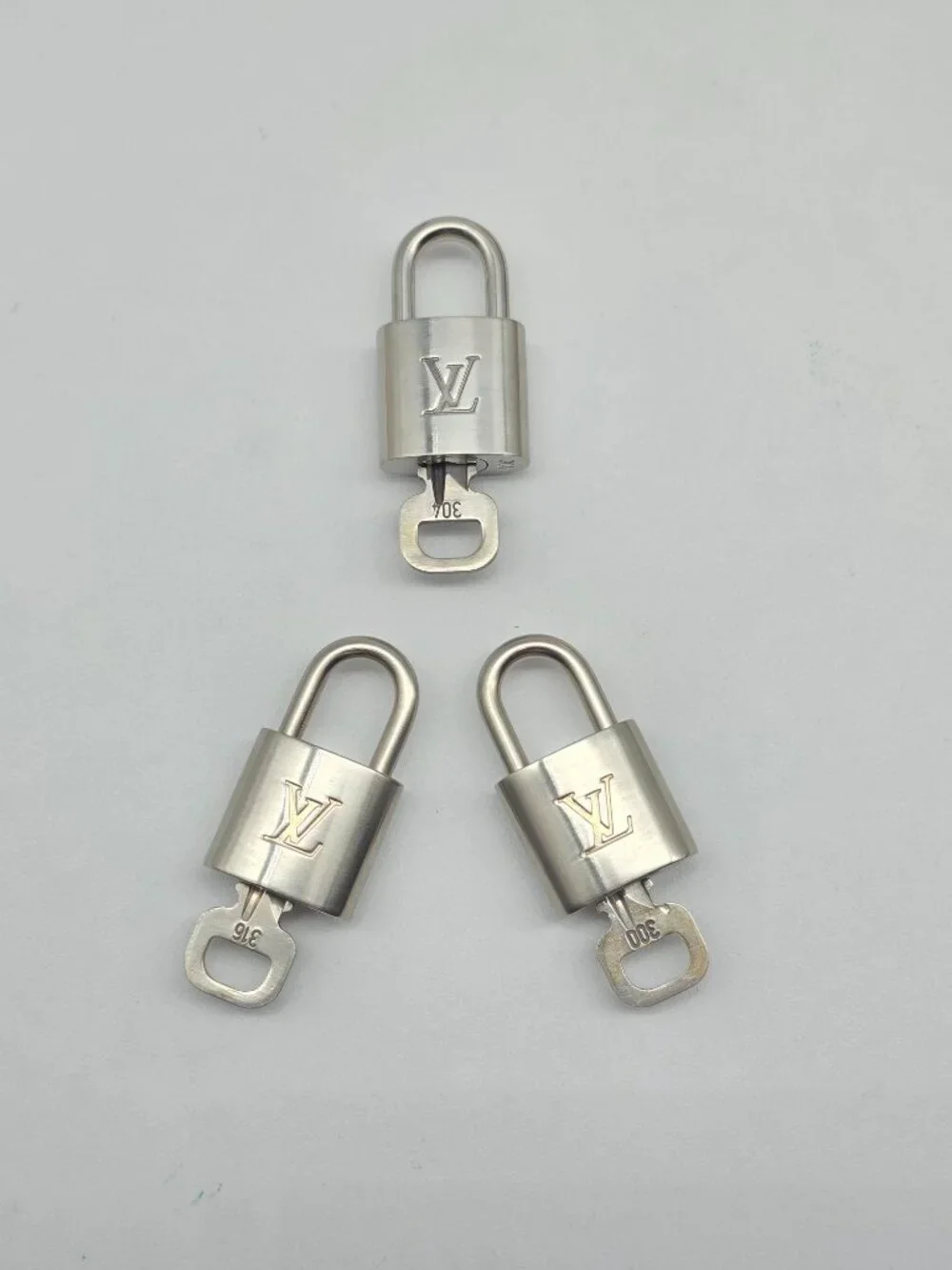 Authentic 1 Louis Vuitton Silver Padlock Lock & 1 Key LV Bag Luggage Accessory